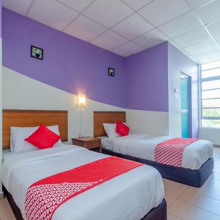Oyo 702 D View Hotel Mersing Buitenkant foto