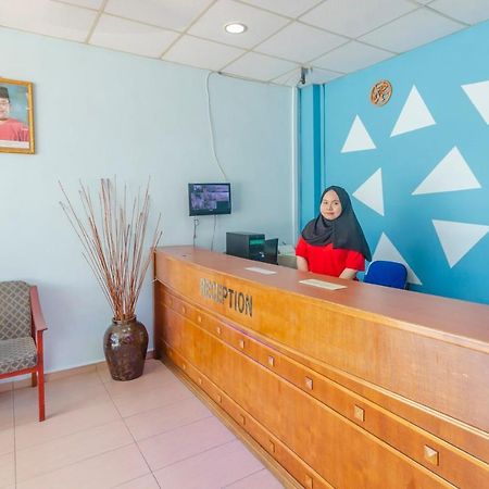 Oyo 702 D View Hotel Mersing Buitenkant foto