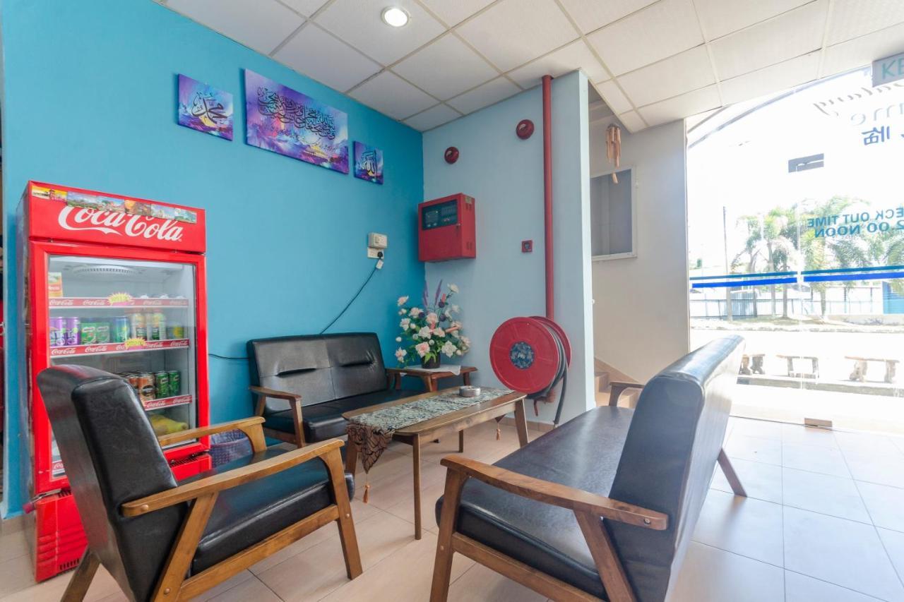 Oyo 702 D View Hotel Mersing Buitenkant foto