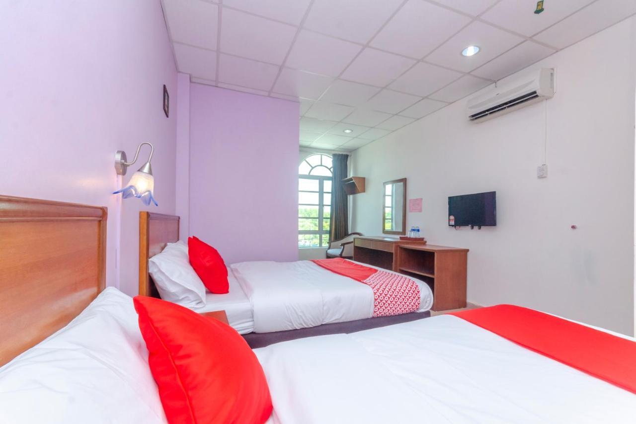 Oyo 702 D View Hotel Mersing Buitenkant foto