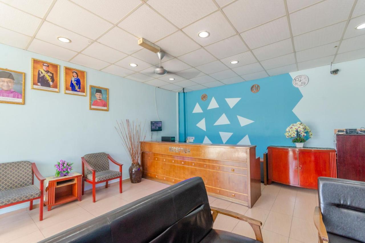 Oyo 702 D View Hotel Mersing Buitenkant foto